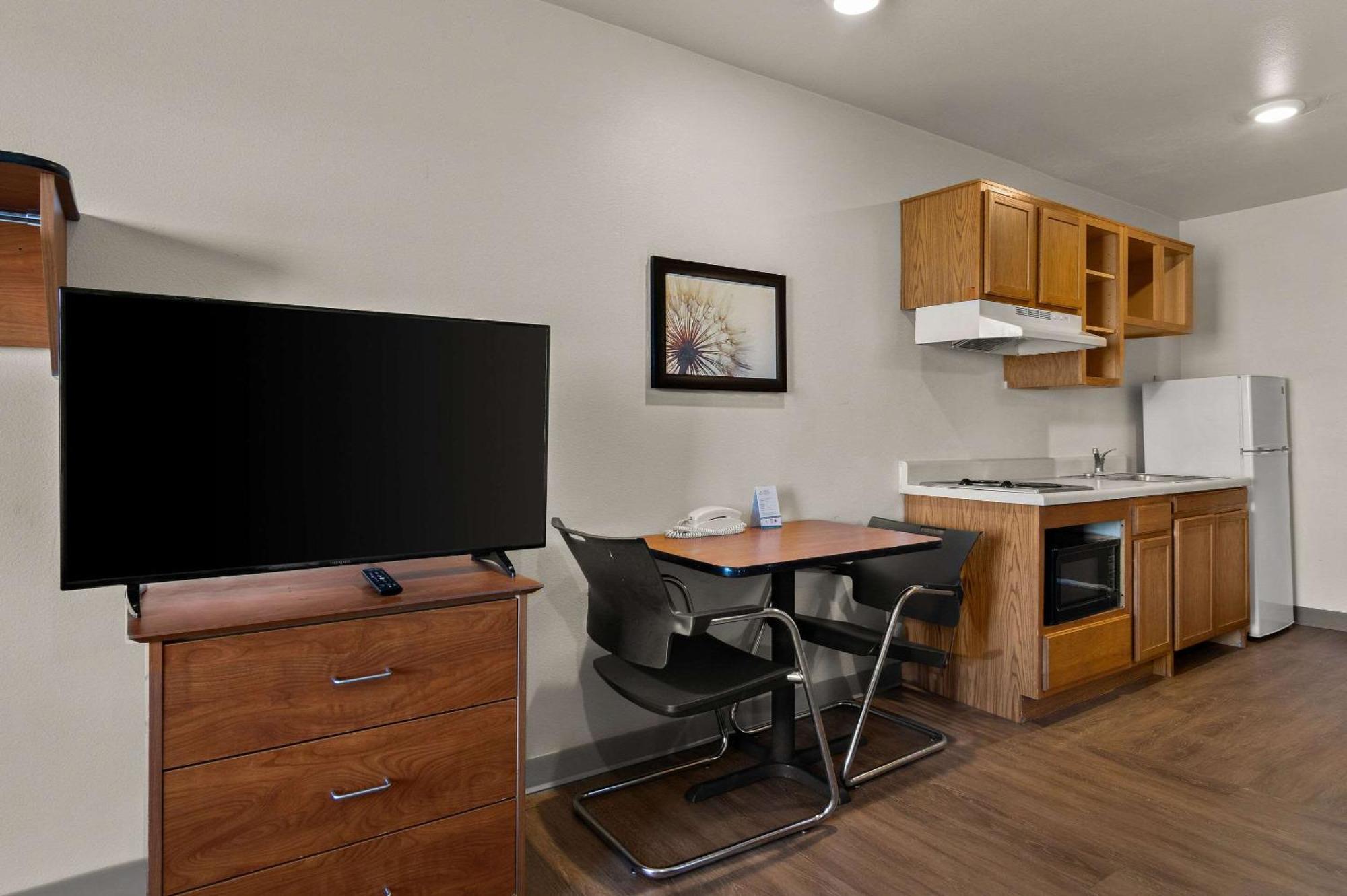 Woodspring Suites Champaign Near University Kültér fotó