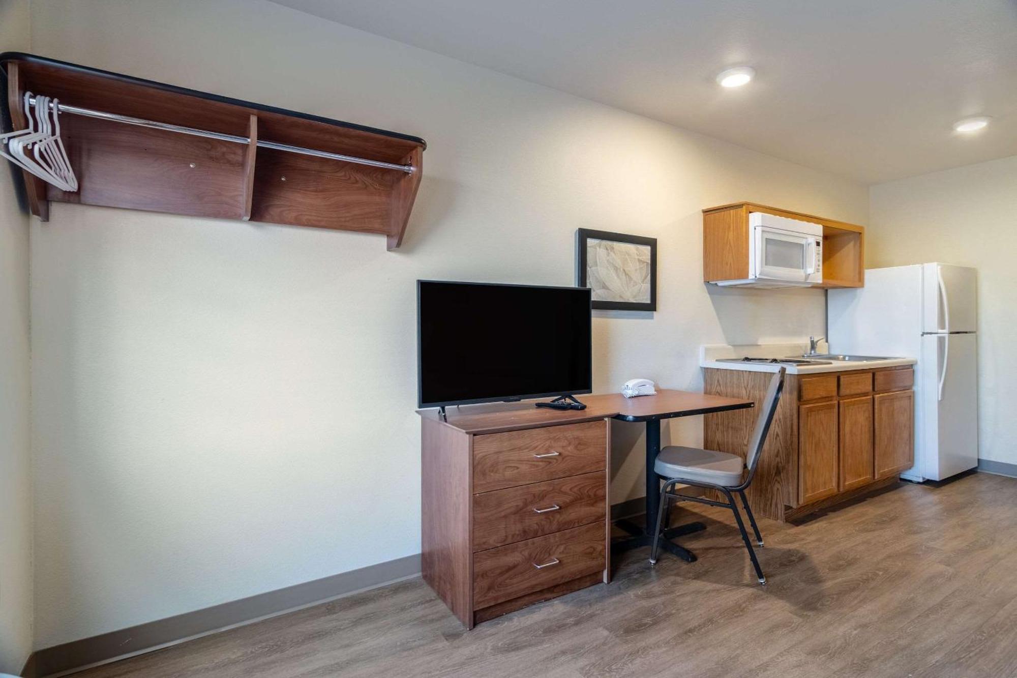 Woodspring Suites Champaign Near University Kültér fotó