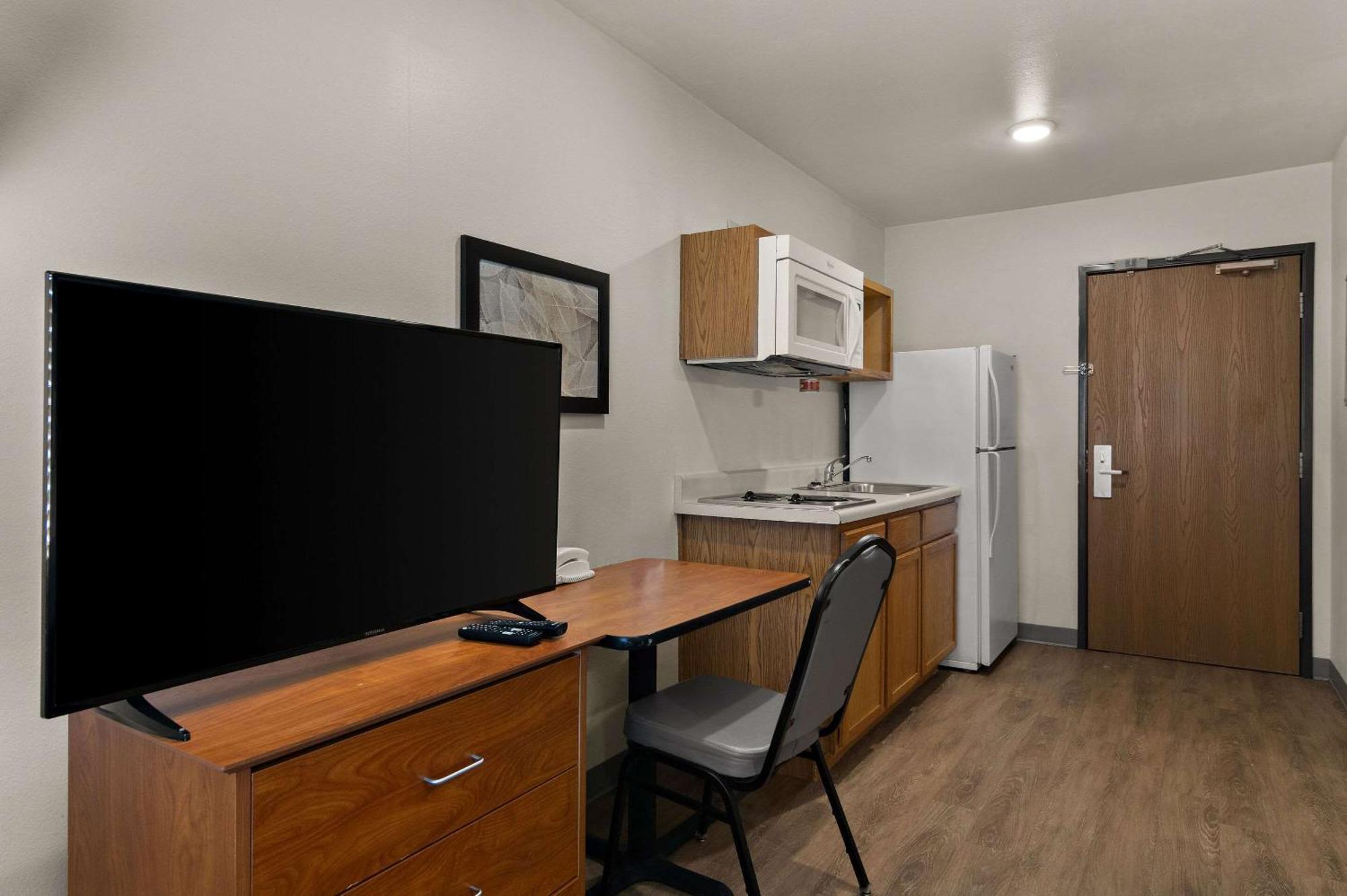 Woodspring Suites Champaign Near University Kültér fotó