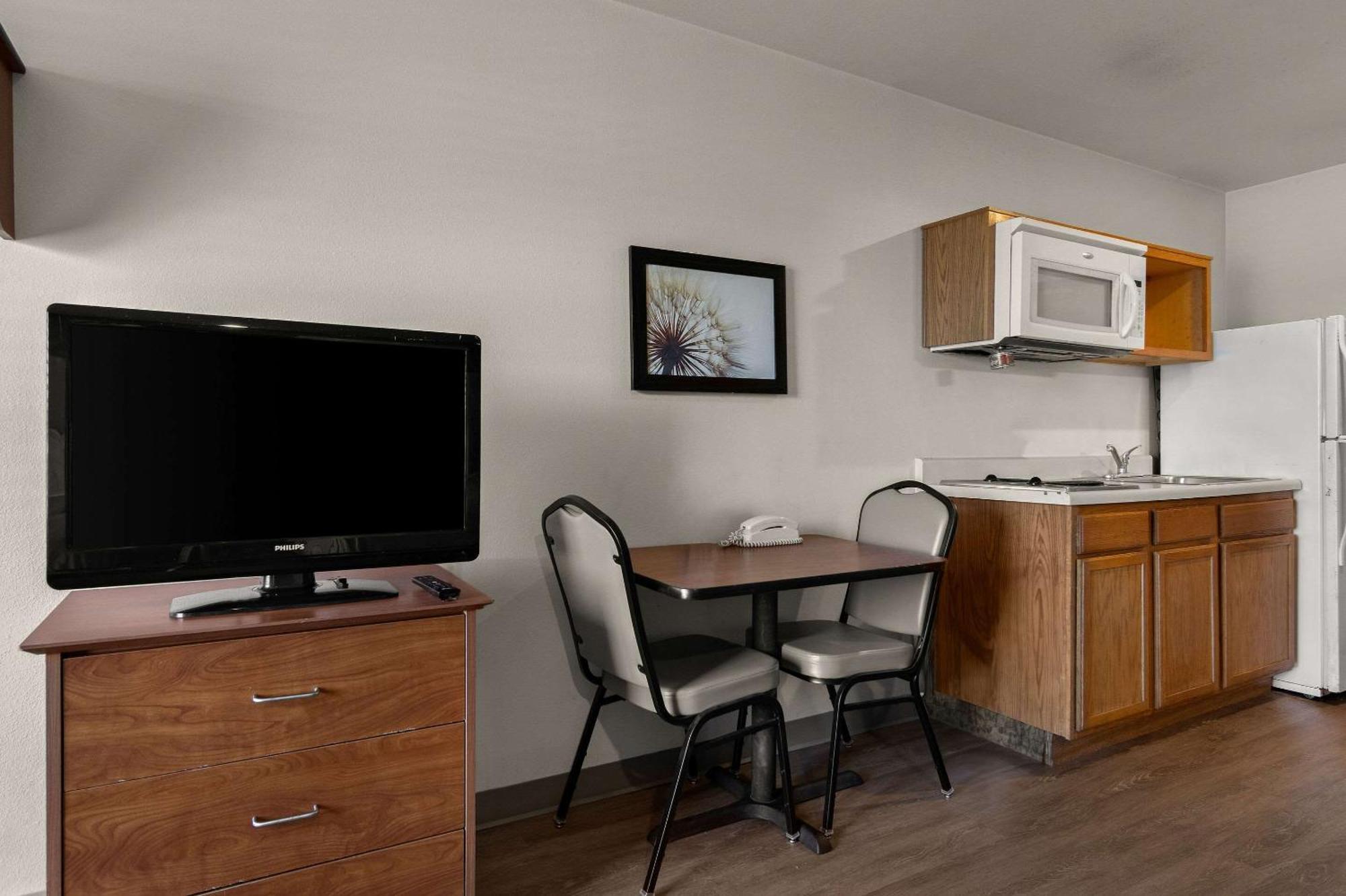 Woodspring Suites Champaign Near University Kültér fotó