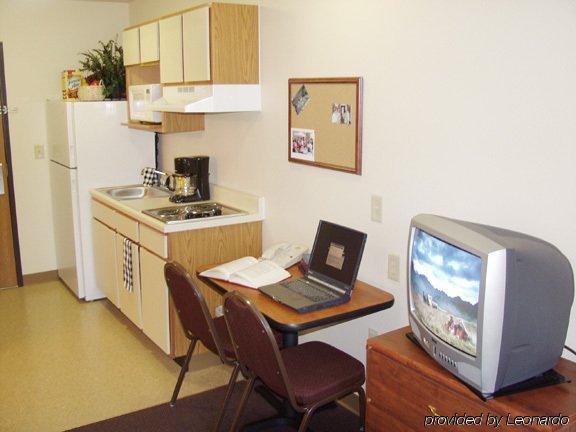 Woodspring Suites Champaign Near University Szoba fotó
