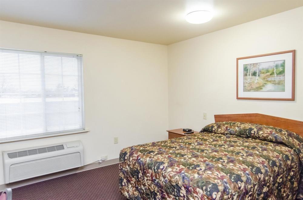 Woodspring Suites Champaign Near University Kültér fotó