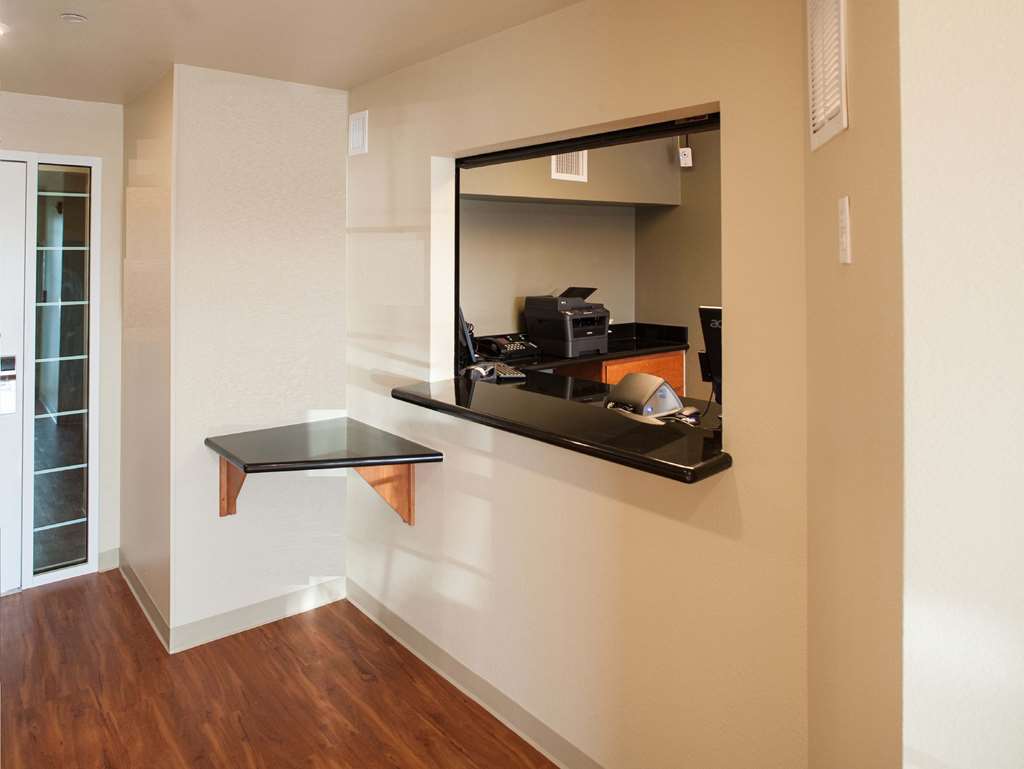 Woodspring Suites Champaign Near University Beltér fotó